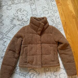 Super cute brown Sherpa Abercrombie & Fitch mini puffer!